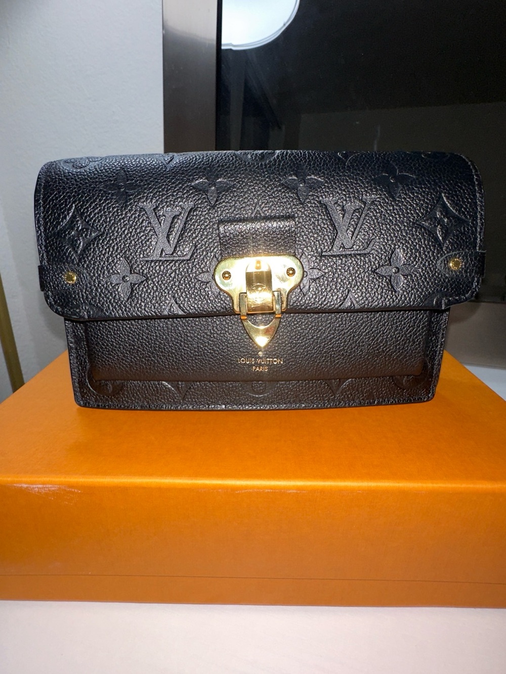 Louis Vuitton Black Leather Wallet with Gold Chain - Picture 8 of 14